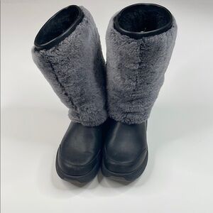Cozy Black and Gray Women's Boots